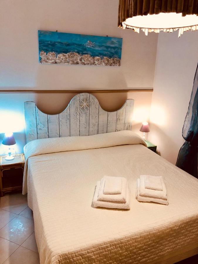 B&B Le Quattro Stagioni La Maddalena  Eksteriør bilde