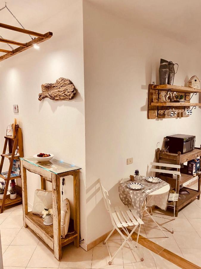 B&B Le Quattro Stagioni La Maddalena  Eksteriør bilde