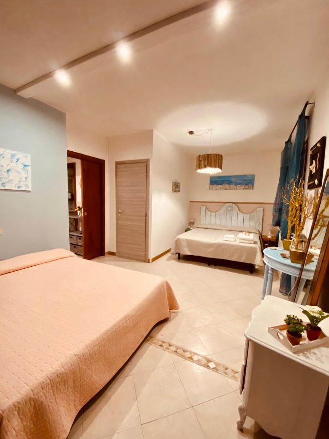B&B Le Quattro Stagioni La Maddalena  Eksteriør bilde